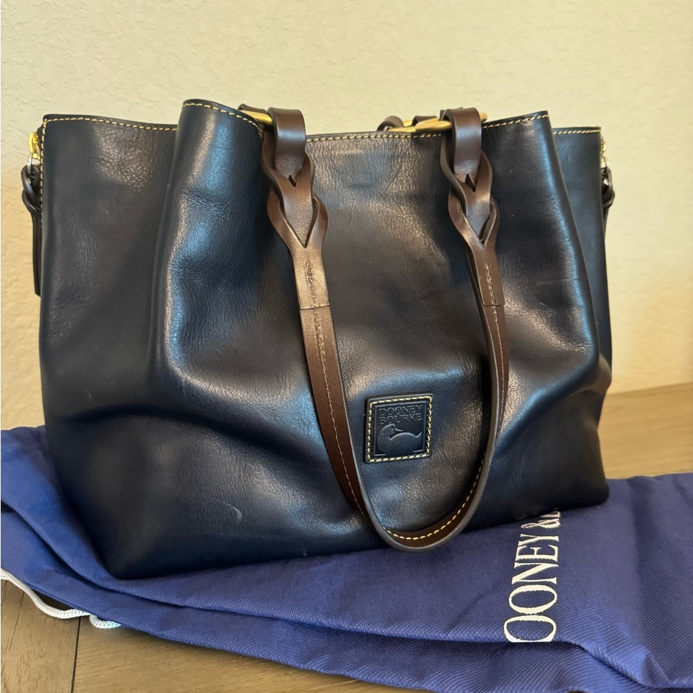 Large Dooney and Bourke Barlow